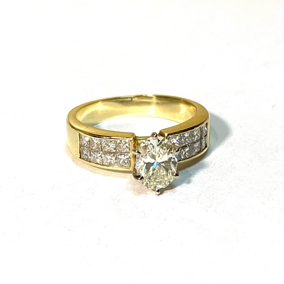 18K 1 Cwt. Fancy Yellow Oval & Princess Cut Diamond Solid Gold Ring - Picture 5 of 5
